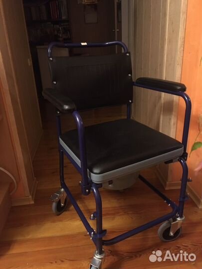 Кресло коляска с санитарным оснащением
