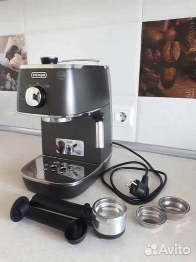 Кофеварка рожковая DeLonghi ECI 341.BK