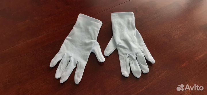 Перчатки парадные белые