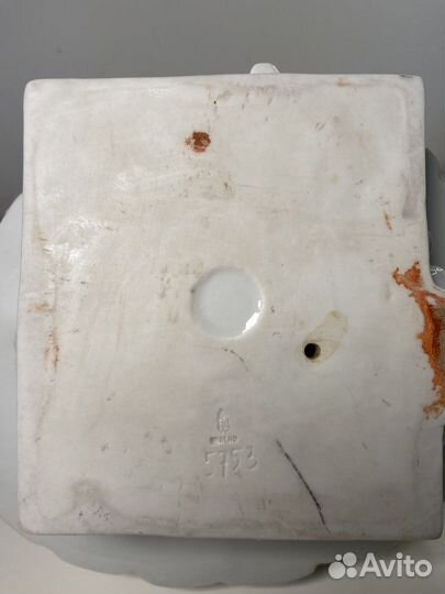 Фарфоровая статуэтка Девушка Херенд (Herend)