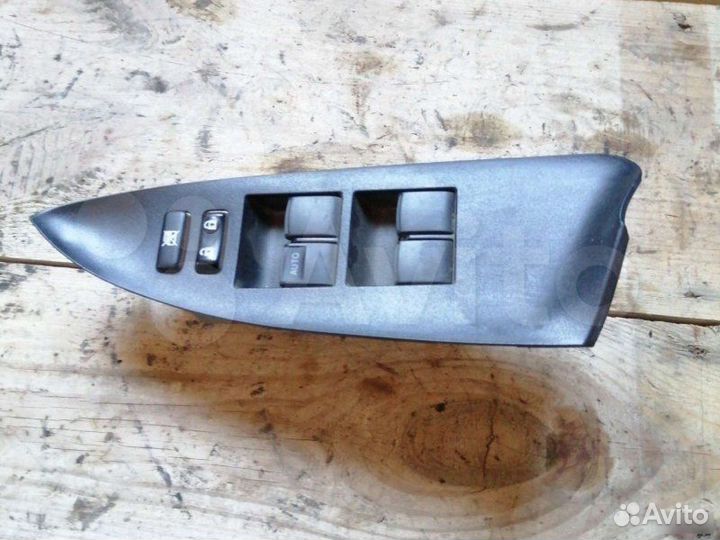 Блок управления стеклоподъемниками Toyota Rav4