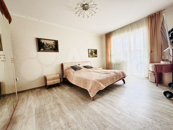 4-к. квартира, 99 м², 2/4 эт.