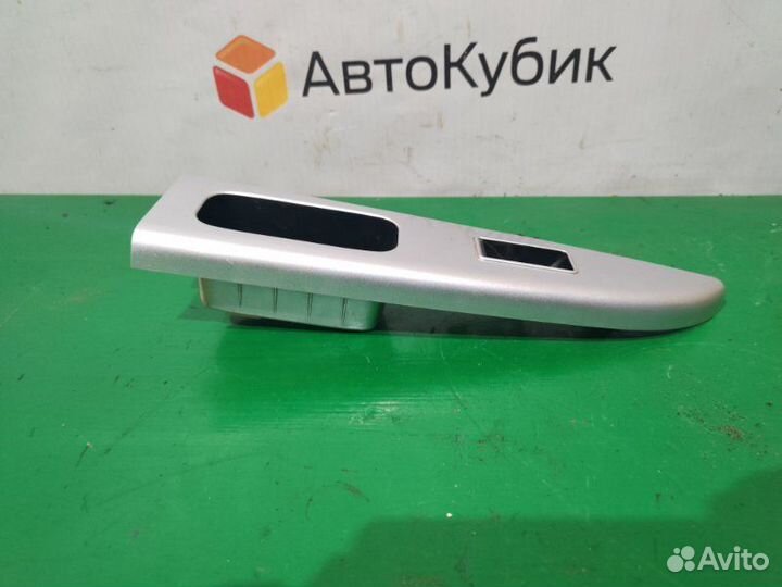 Накладка кнопок стеклоподъемника задняя левая
