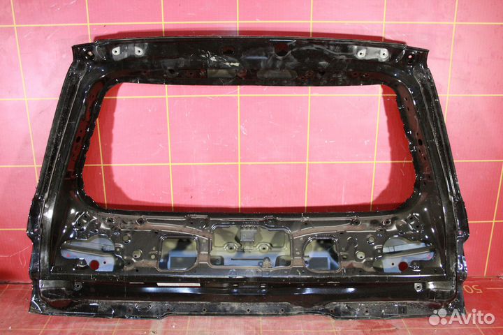 Крышка багажника Lexus LX570