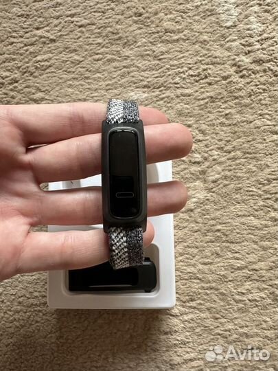 Фитнес-трекер Huawei Band 4e