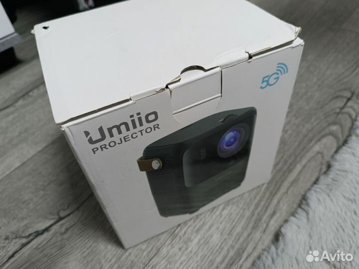 Проектор Umiio