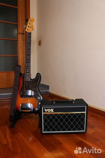 Бас-гитара и комбик