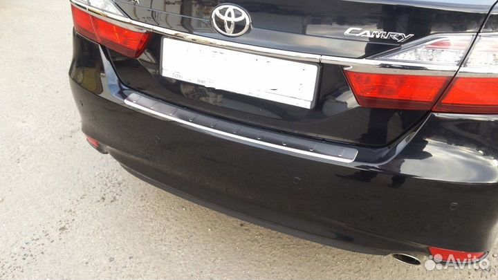 Накладка на бампер Toyota Camry 14-17 г. Оригинал