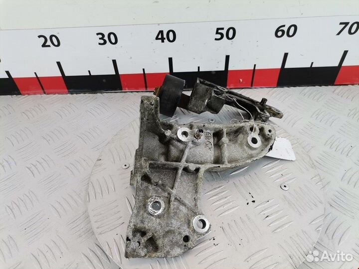 Кронштейн генератора для Ford Fiesta 6 1141553