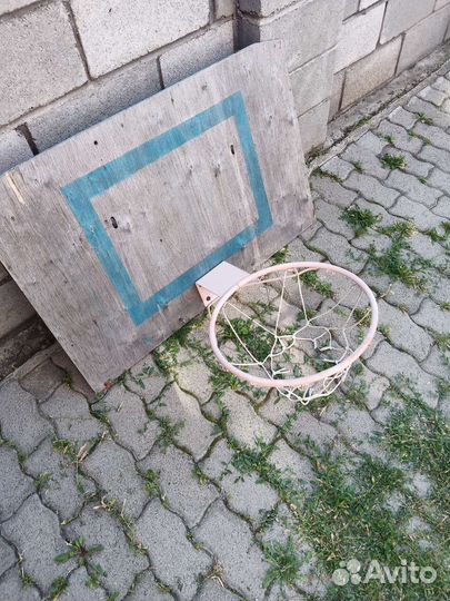 Баскетбольное кольцо со щитом