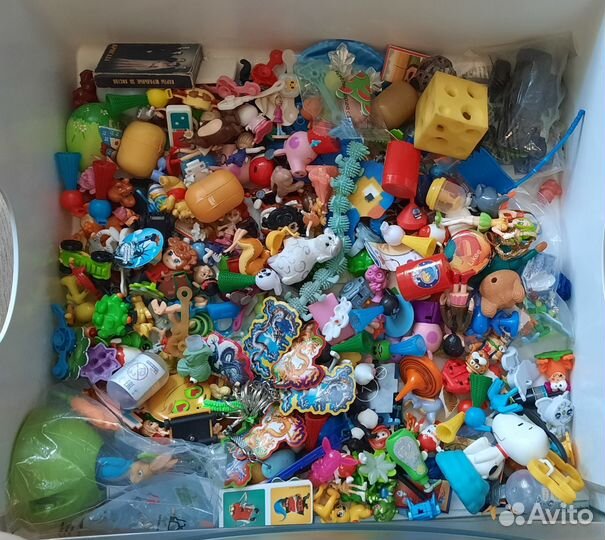 Игрушки из киндер сюрприза пакетом