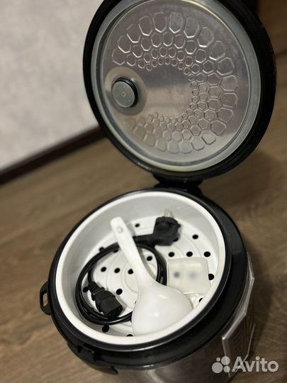 Мультиварка Redmond