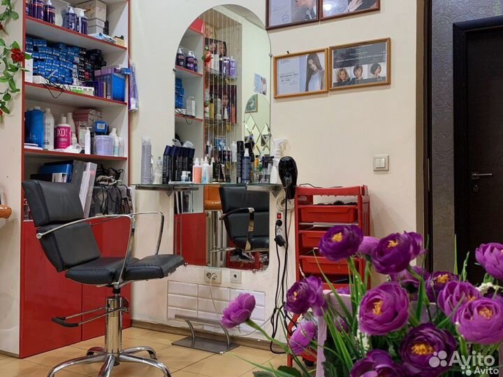 Ищу напарницу,сдается кресло для парикмахера