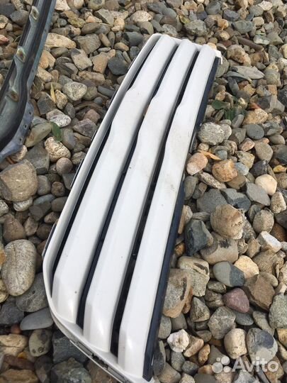 Решетка радиатора Noah 60 65 2002