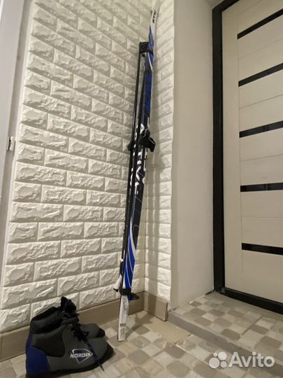 Лыжи и лыжные ботинки