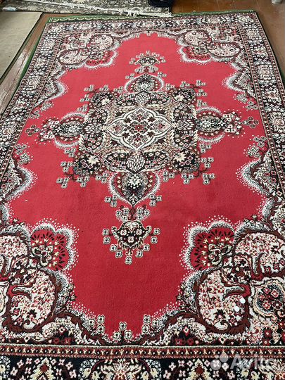 Ковер шерстяной новый