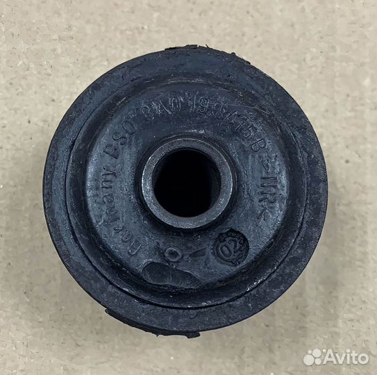 Сайлентблок подрамника Audi 80 B4 (оригинал)