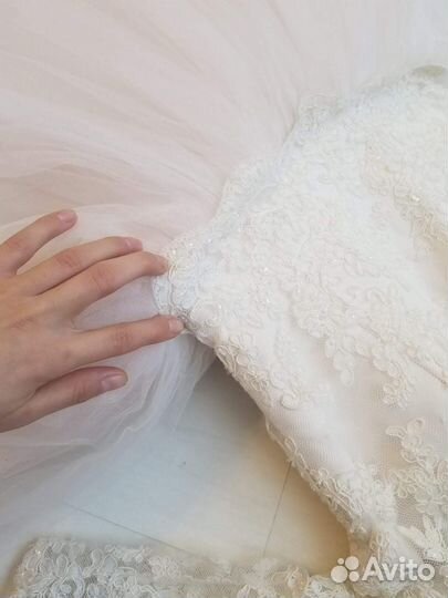 Свадебное платье 44