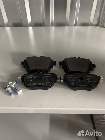 Тормозные колодки задние Mercedes Benz W213