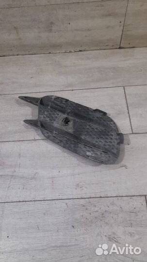 Решетка бампера правая Mercedes W 213 E Class С