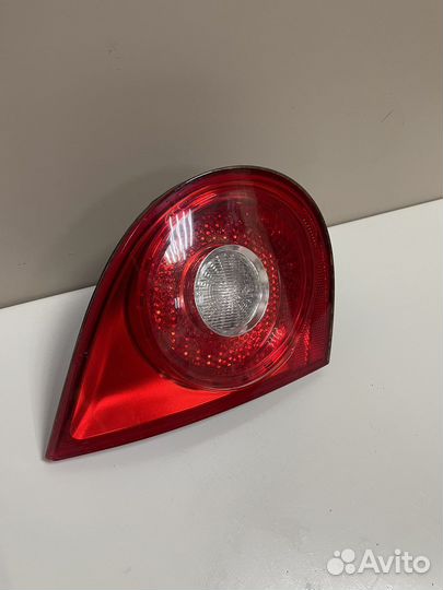 Фонарь в крышку левый Фольксваген Гольф 5