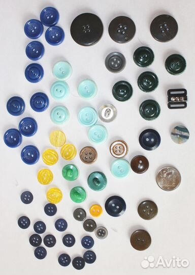 36 - Разноцветные пуговицы - 60 пуговиц