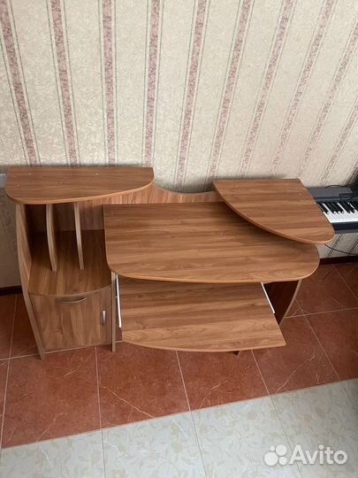 Компьютерный стол