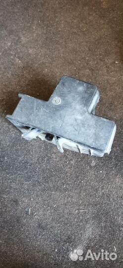 Корпус блока предохранителей Mercedes Vito W638