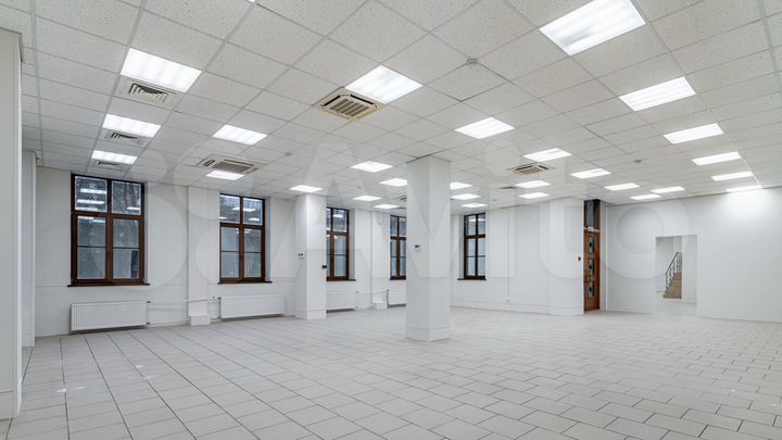 Сдам торговое помещение, 216.8 м²
