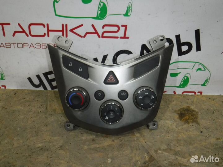 Блок управления климатом Chevrolet Aveo T300 10-15