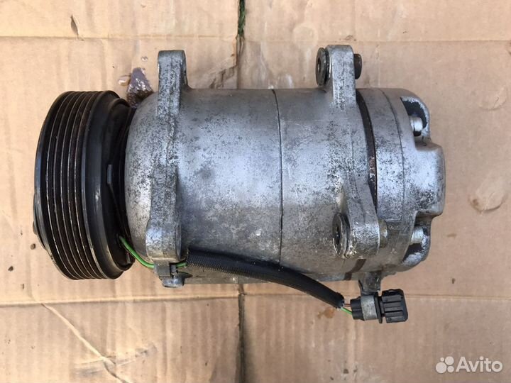 1J0820803B Компрессор кондиционера golf 4, octavia