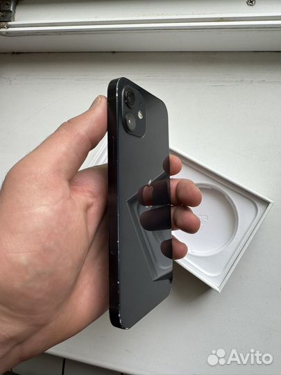 iPhone 12, 64 ГБ