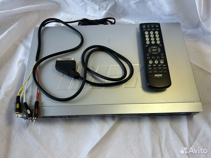 DVD плеер BBK DV984S + диски в подарок