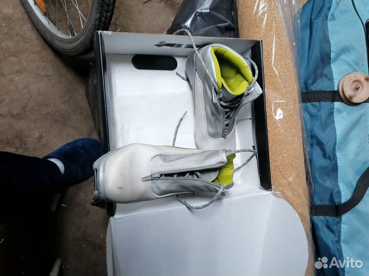 Ботинки лыжные для девочки