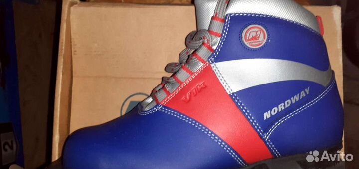 Лыжные ботинки, размер 34