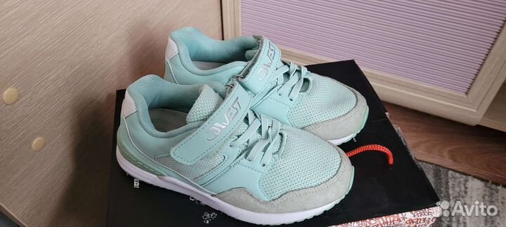 Кроссовки для девочки