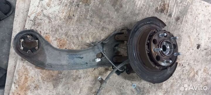 Кулак задний левый Kia sportage 3