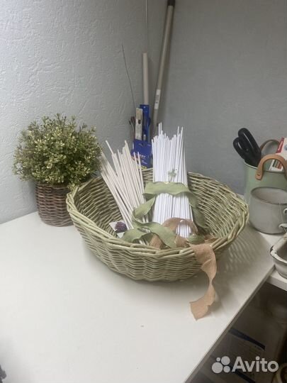 Корзина плетеная из бумажной лозы
