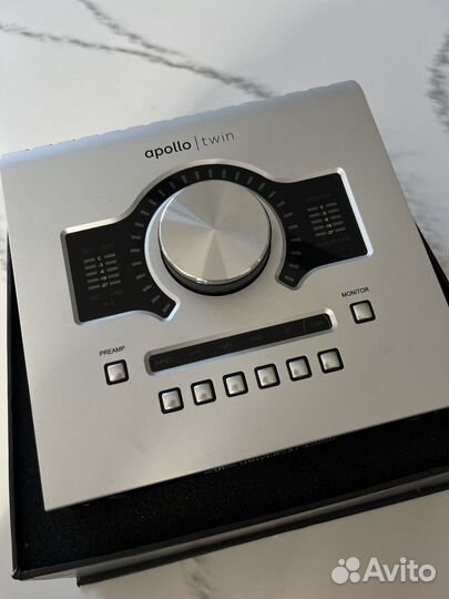 Звуковая карта Universal Audio Apollo Twin