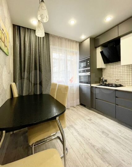 3-к. квартира, 78 м², 1/9 эт.