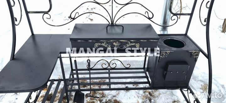Мангал с крышей