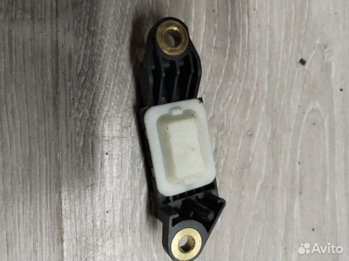 Датчик удара Mercedes E-Class W211 OM642 2008