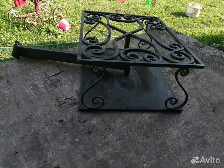 Кованая полочка