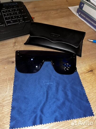 Солнцезащитные очки levis