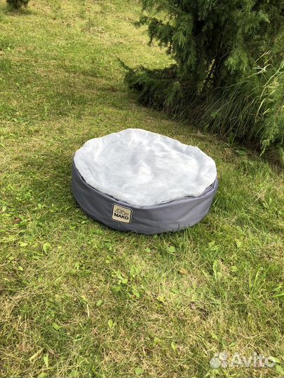 Лежанка пуф для собак 