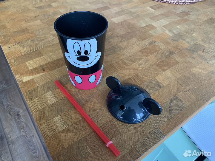 Стакан Микки с крышкой и трубочкой