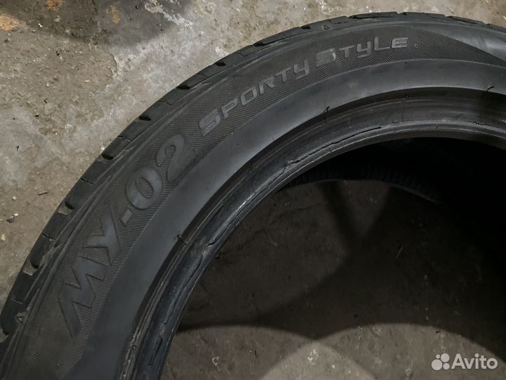 Bridgestone MY-02 Sporty Style 215/50 R17 91V