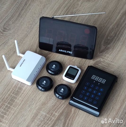 Кнопка вызова официанта, часы, табло, пуль, репите