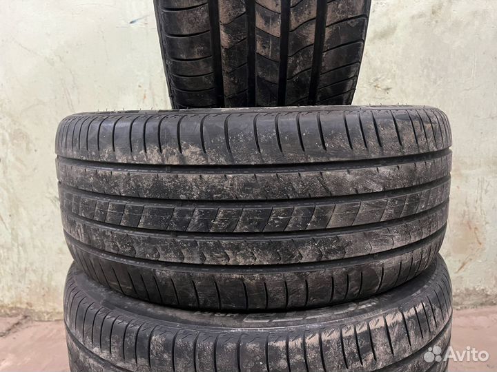 Kumho Ecsta HS51 235/45 R18 94V