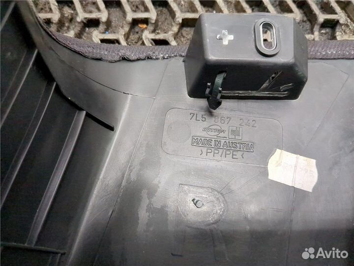 Обшивка стойки Porsche Cayenne, 2008